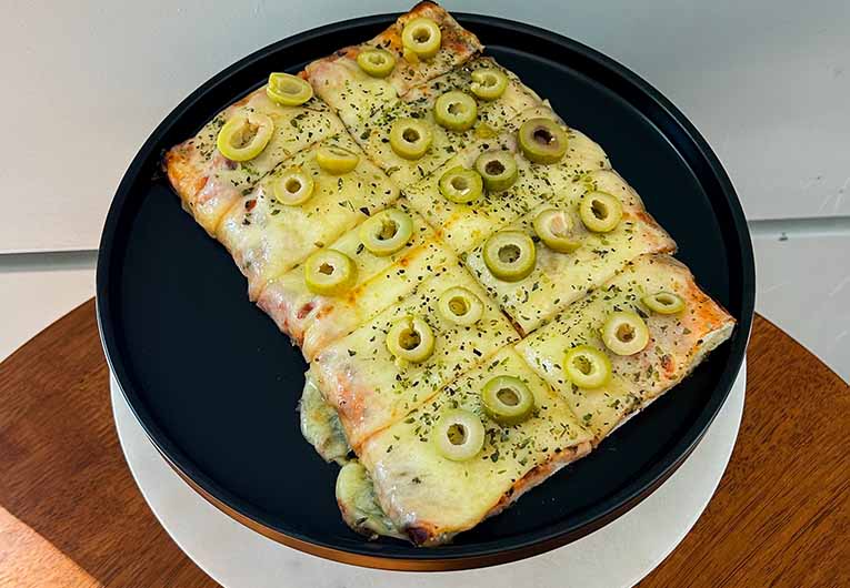 Costa Azul — pizza a la leña