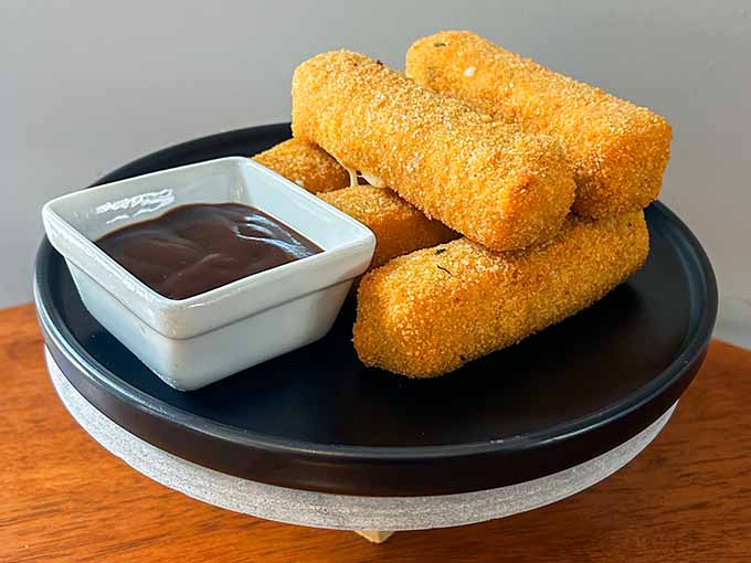Bastones de mozzarella