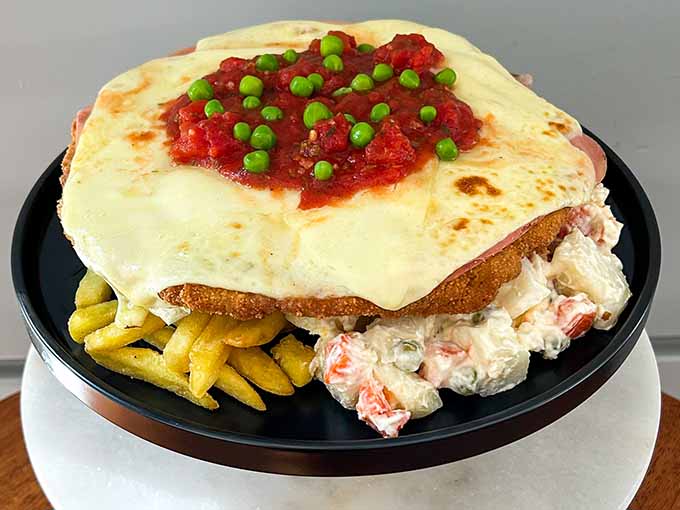 Milanesa napolitana con papas